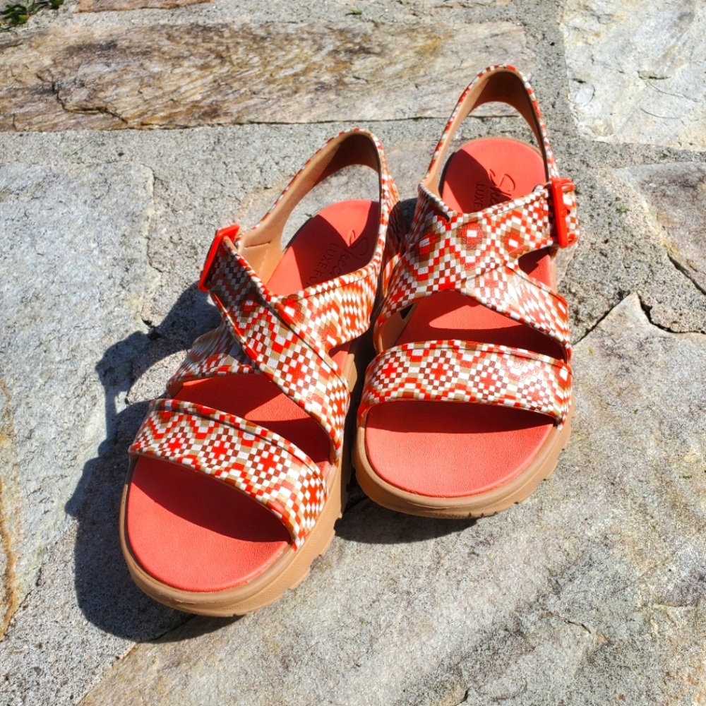 Skechers Luxe Foam Coral/Tan Geometric Design Sandals